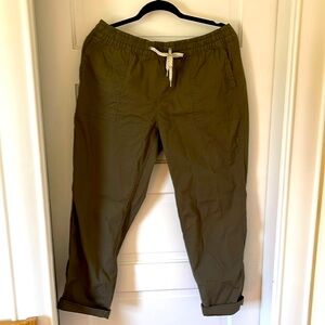 Vuori crop pant size L